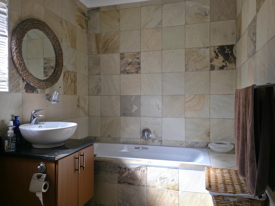 3 Bedroom Property for Sale in Wavecrest Eastern Cape